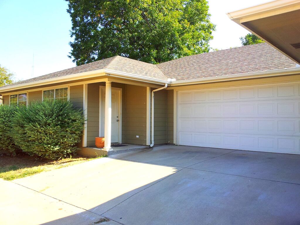 208 N Val Verde Circle A, Keene, TX 76059 — photo 1