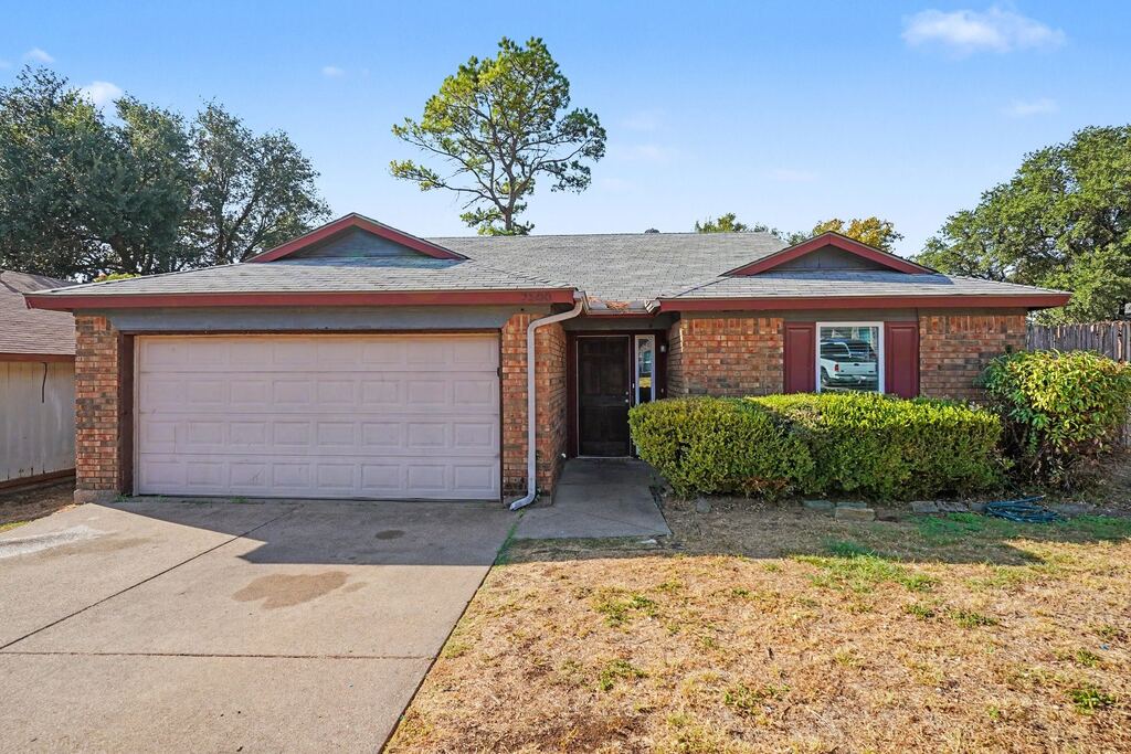 7500 Little Rock Lane, Fort Worth, TX 76120 — photo 1
