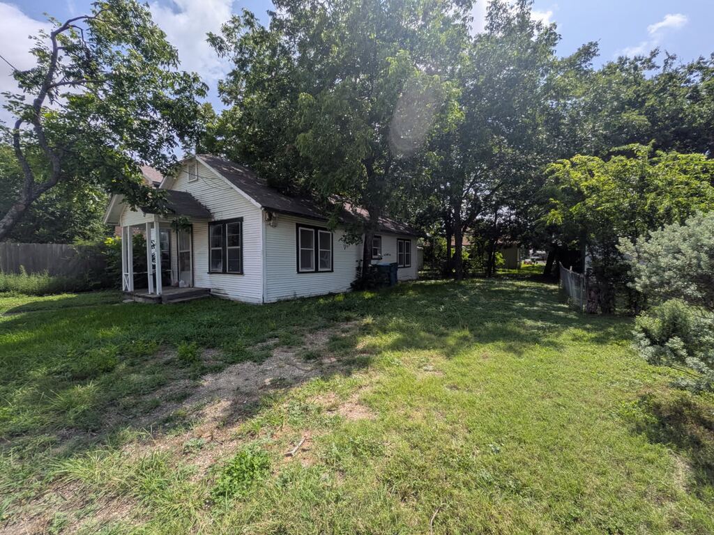 502 N Spears Street, Alvarado, TX 76009 — photo 1