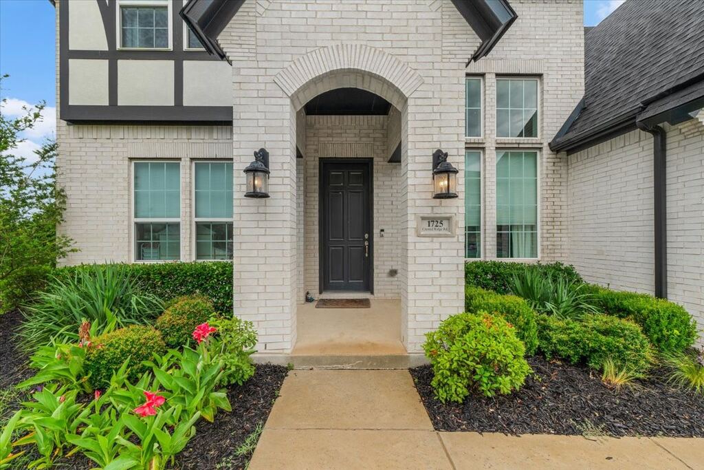 1725 Crested Ridge Road, Fort Worth, TX 76008 — photo 1
