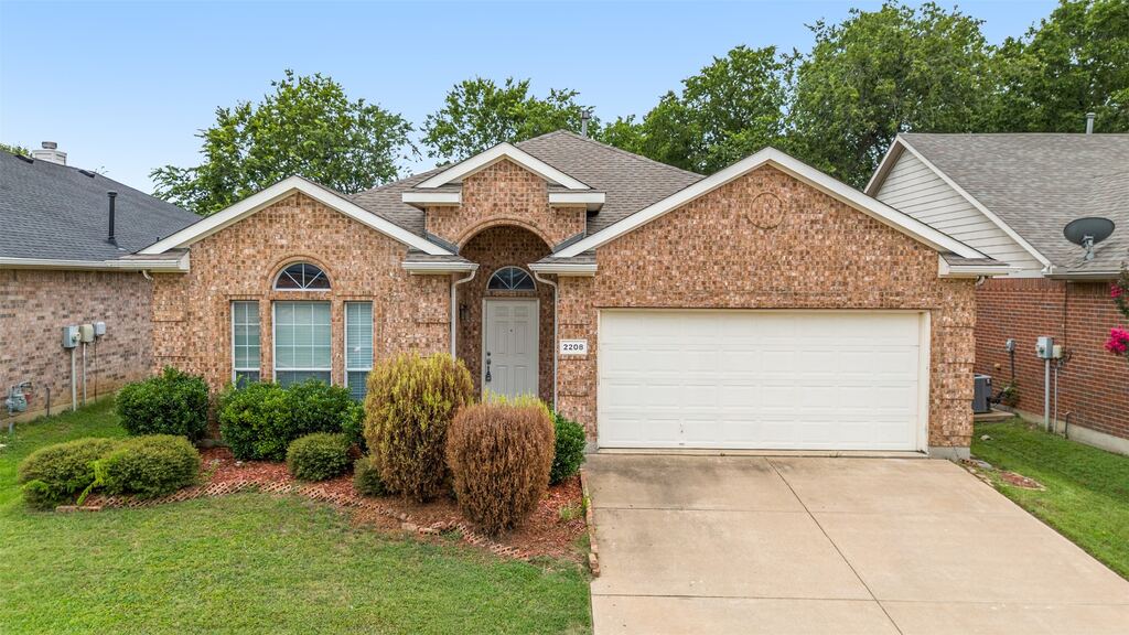 2208 Priscella Drive, Fort Worth, TX 76131 — photo 1
