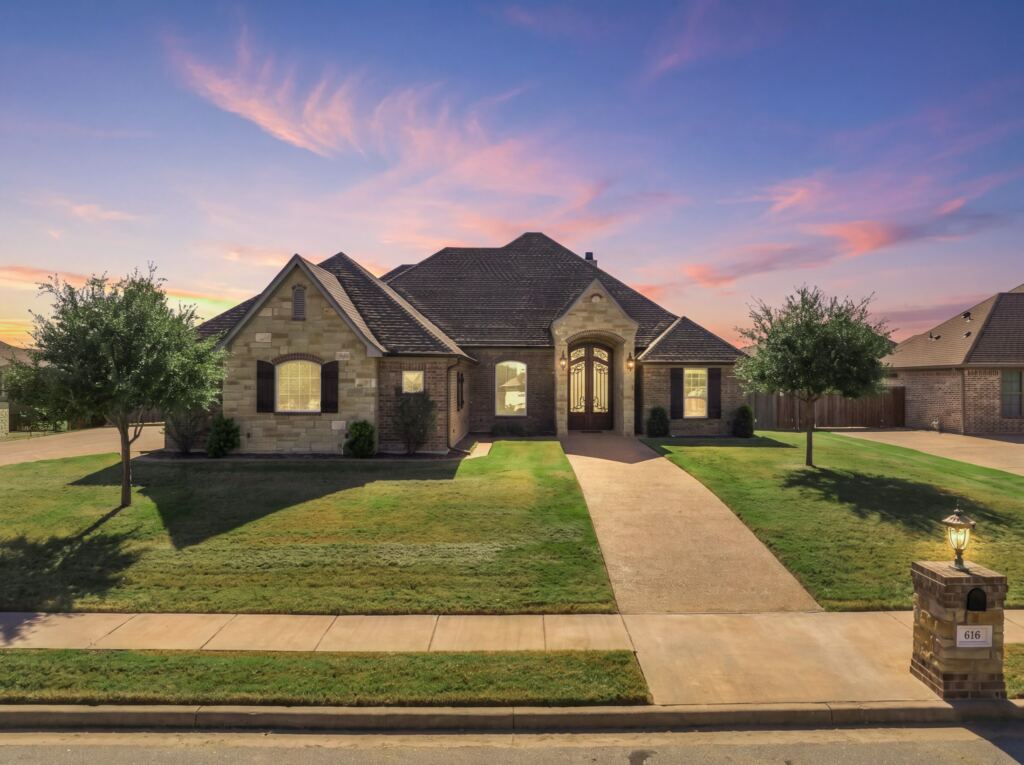 616 Hunton Lane, Robinson, TX 76706 — photo 1