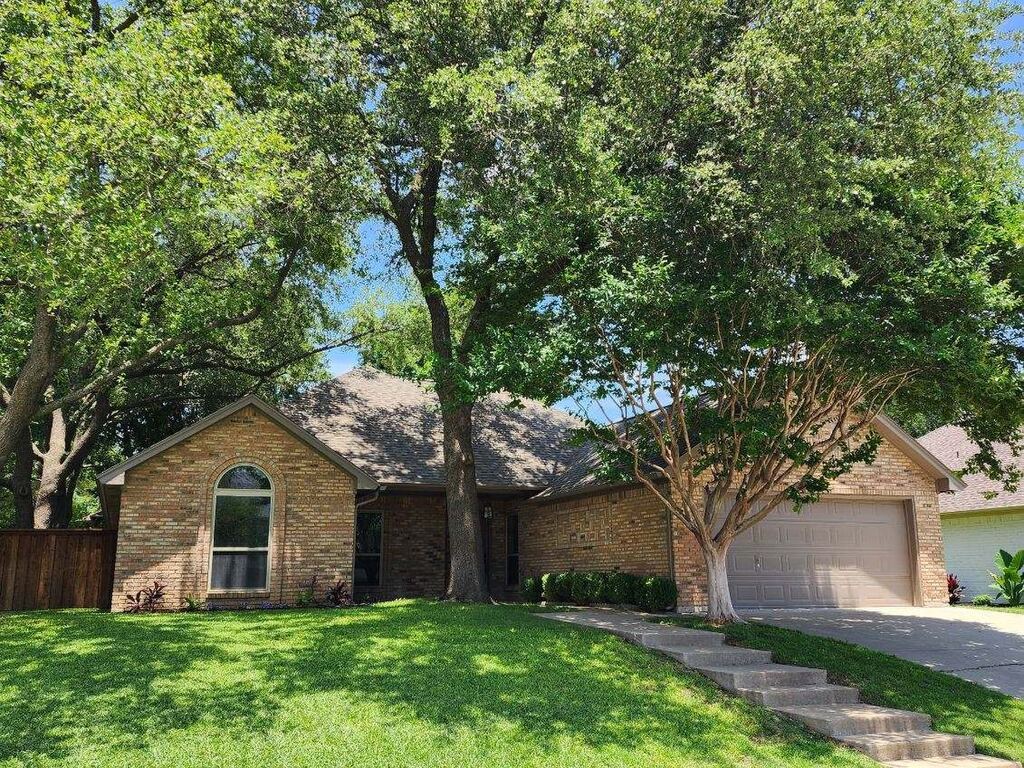 10108 Regent Row Street, Benbrook, TX 76126 — photo 1