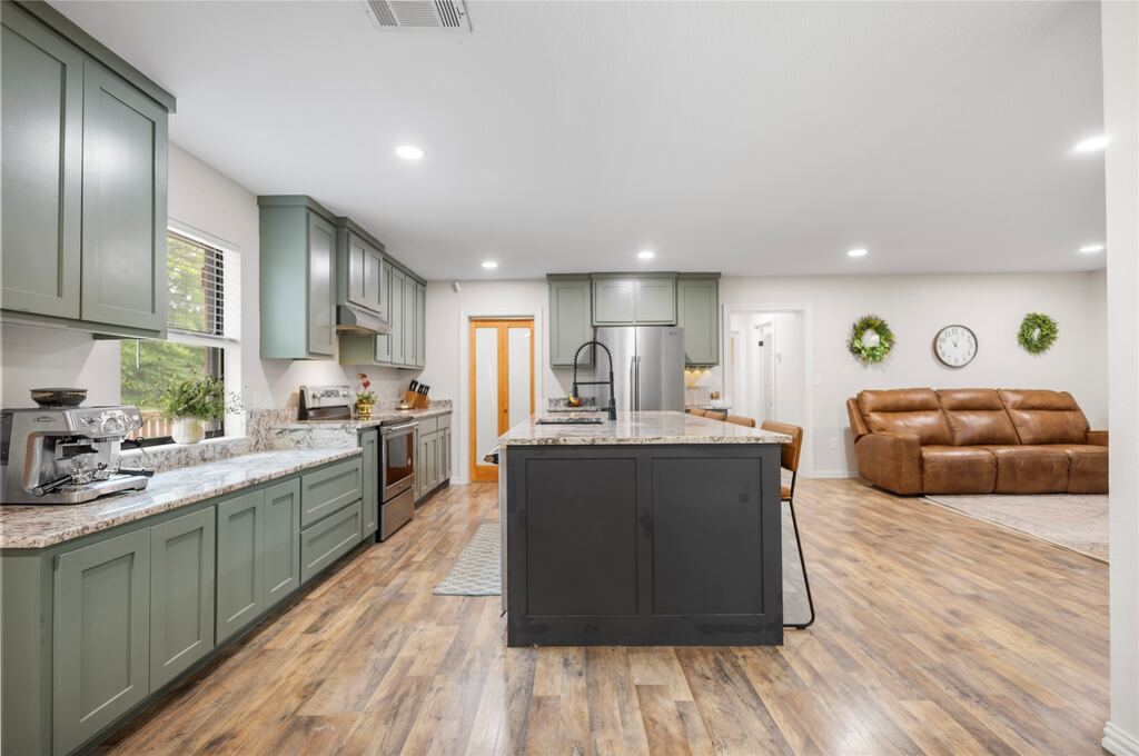 997 Vz County Road 4810, Ben Wheeler, TX 75754 — photo 1