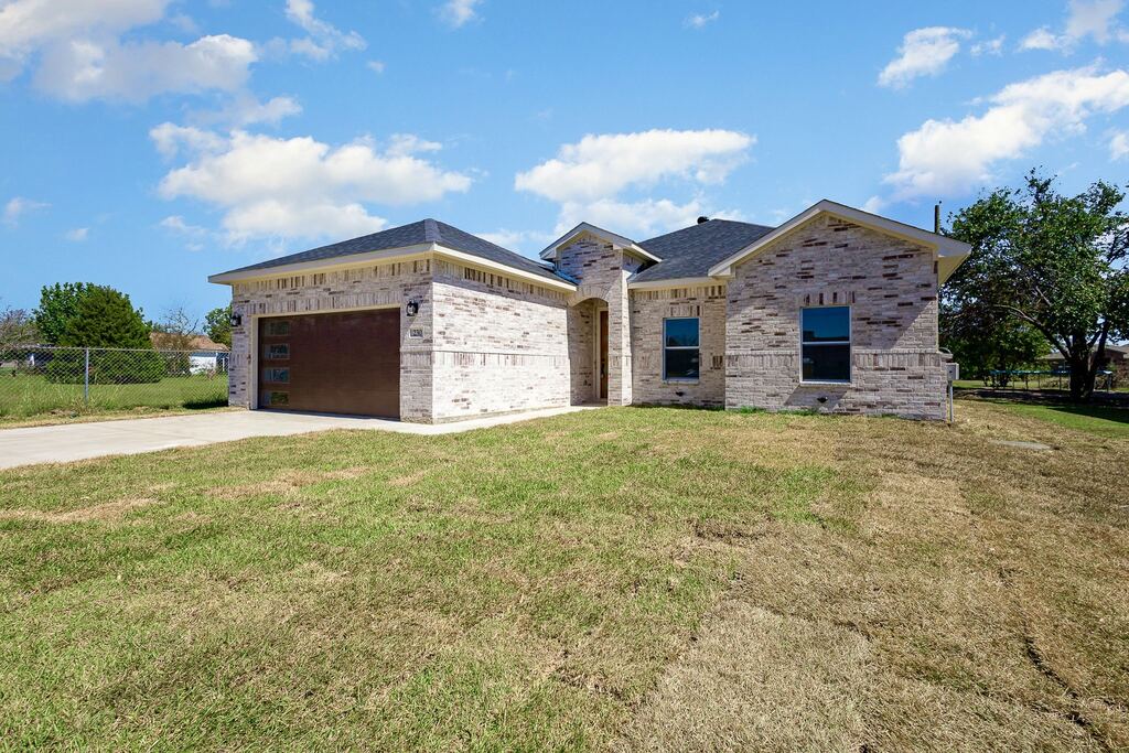 230 Flying Bridge Drive, Gun Barrel City, TX 75156 — photo 1