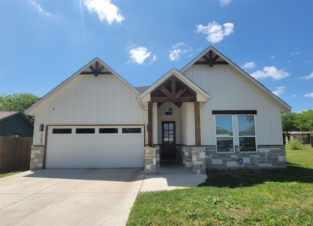 3207 NW 30th Street, Fort Worth, TX 76106 — photo 1