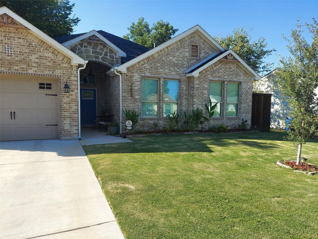 2655 Kathleen Avenue, Dallas, TX 75216 — photo 1