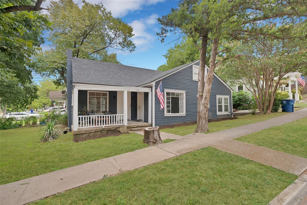 124 E 6th Street, Dallas, TX 75203 — photo 1