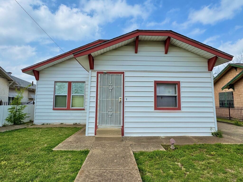 619 Delaware Street, Dallas, TX 75208 — photo 1