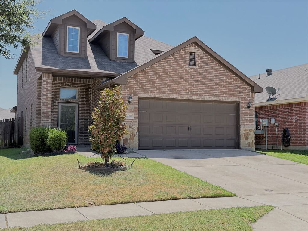 5509 Thunder Bay Drive, Fort Worth, TX 76119 — photo 1