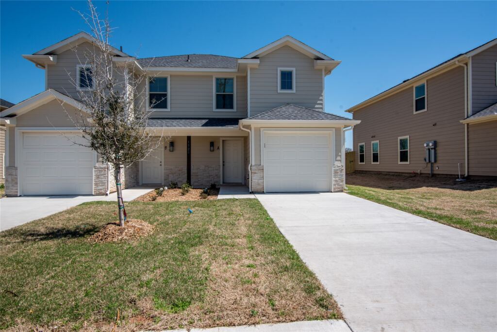 1516 Kennedy Street B, Bonham, TX 75418 — photo 1