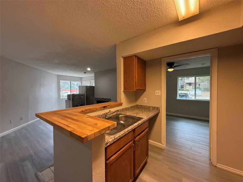 9825 Walnut Street 105, Dallas, TX 75243 — photo 1
