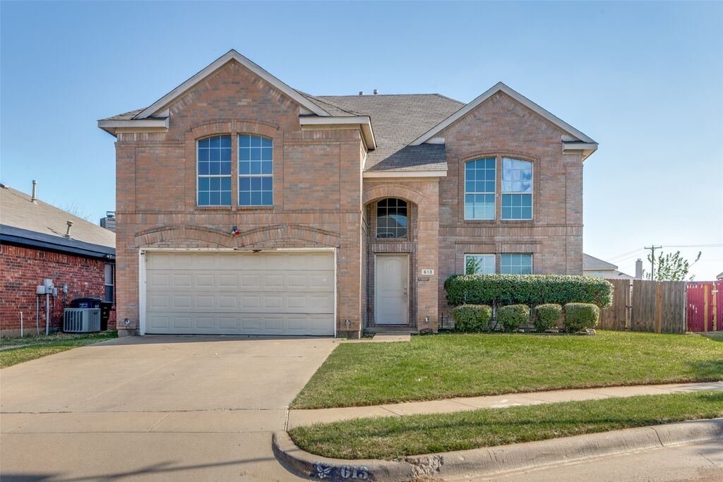 613 Prairie Gulch Drive, Fort Worth, TX 76140 — photo 1