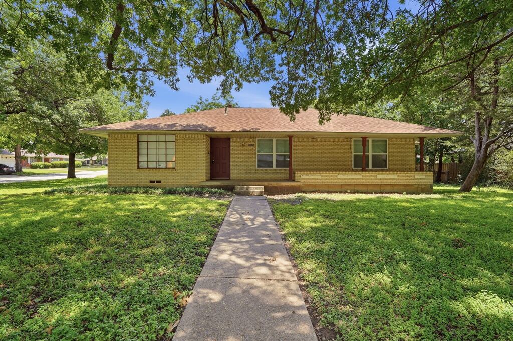 2806 E Atoll Drive, Dallas, TX 75216 — photo 1