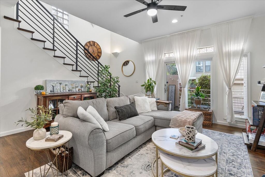 4040 Avondale Avenue 405, Dallas, TX 75219 — photo 1