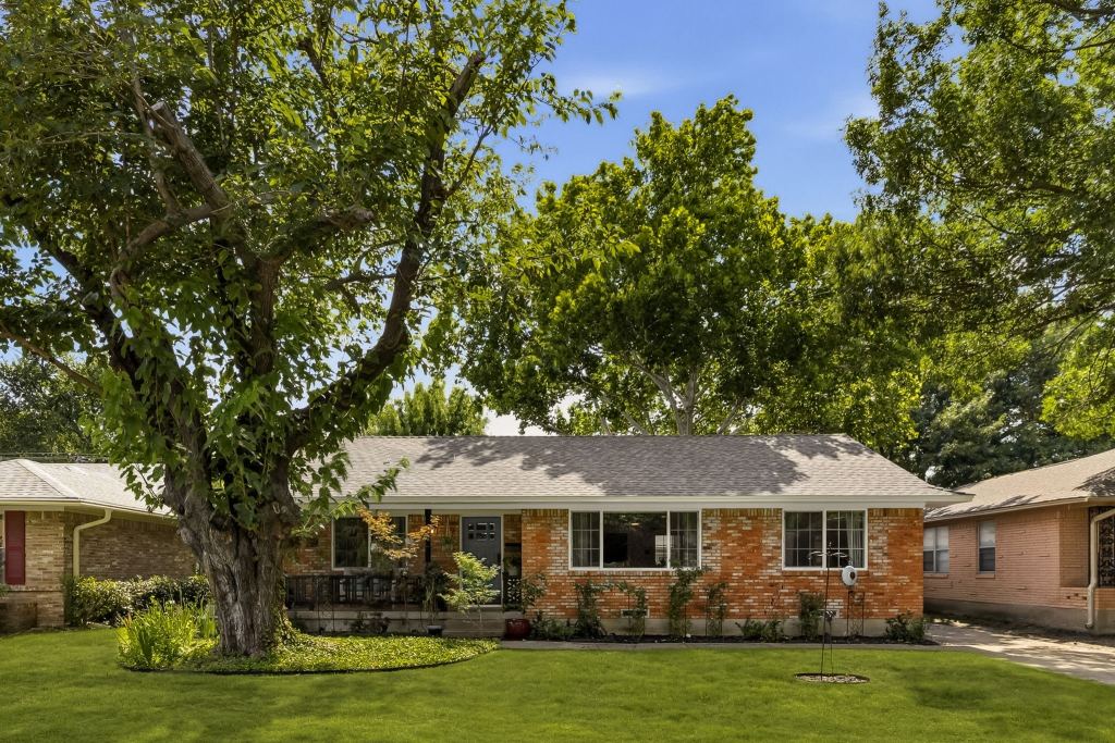 9639 Leaside Drive, Dallas, TX 75238 — photo 1