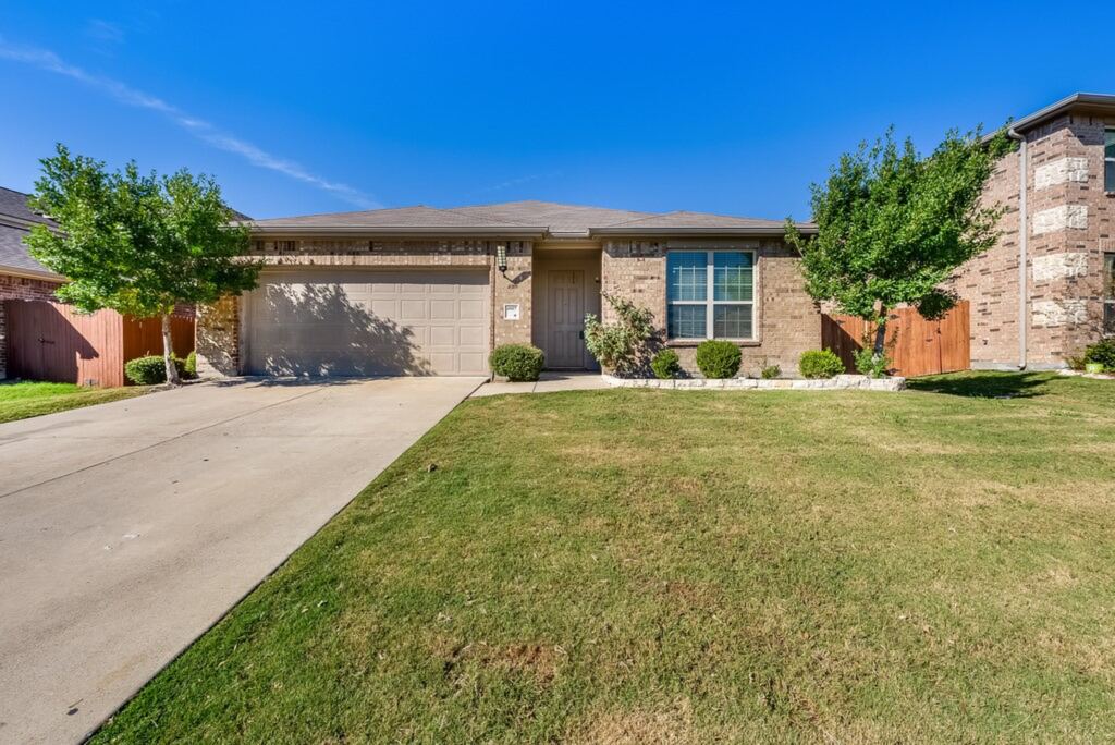 4007 Indian Paintbrush Lane, Heartland, TX 75126 — photo 1