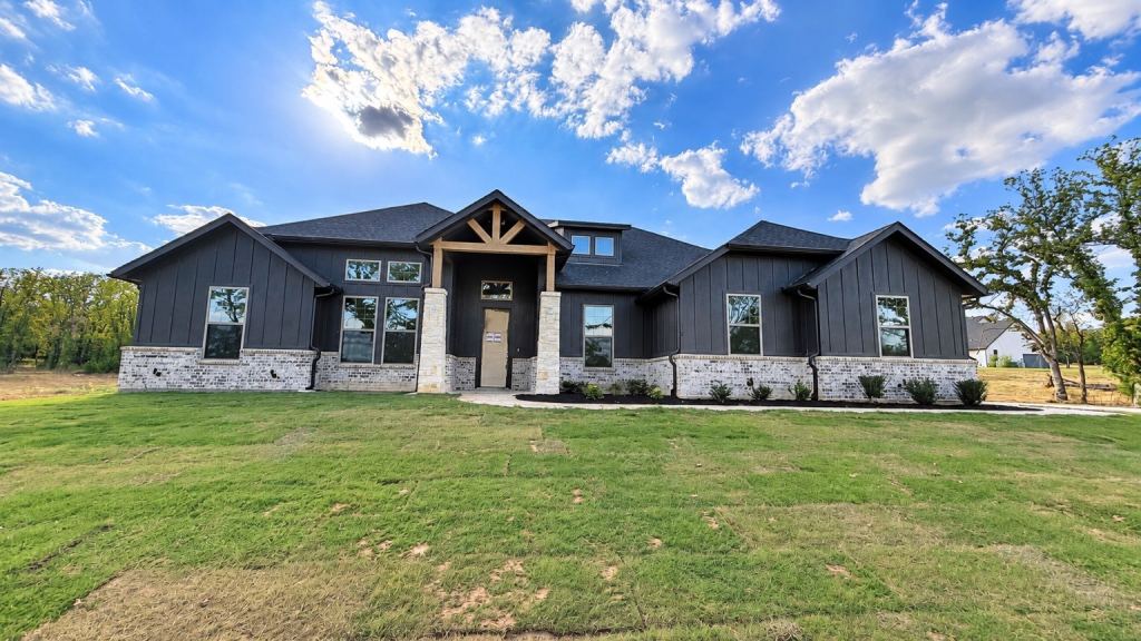 735 County Road 3355, Paradise, TX 76073 — photo 1