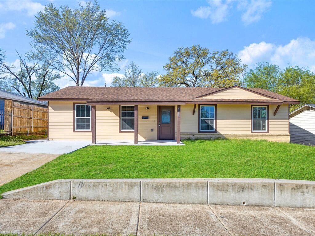 7245 Van Natta Lane, Fort Worth, TX 76112 — photo 1