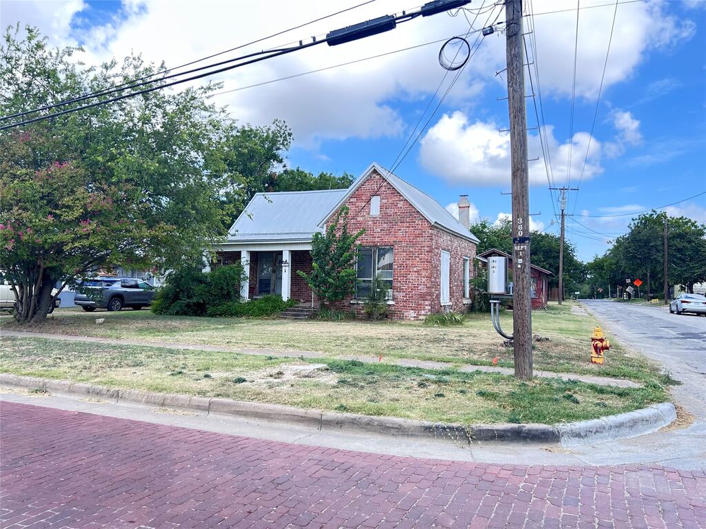 360 Grafton Street, Dublin, TX 76463 — photo 1