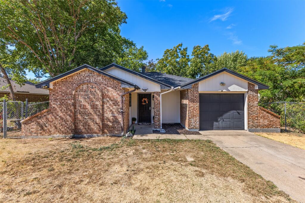 1545 Quartet Drive, Dallas, TX 75241 — photo 1