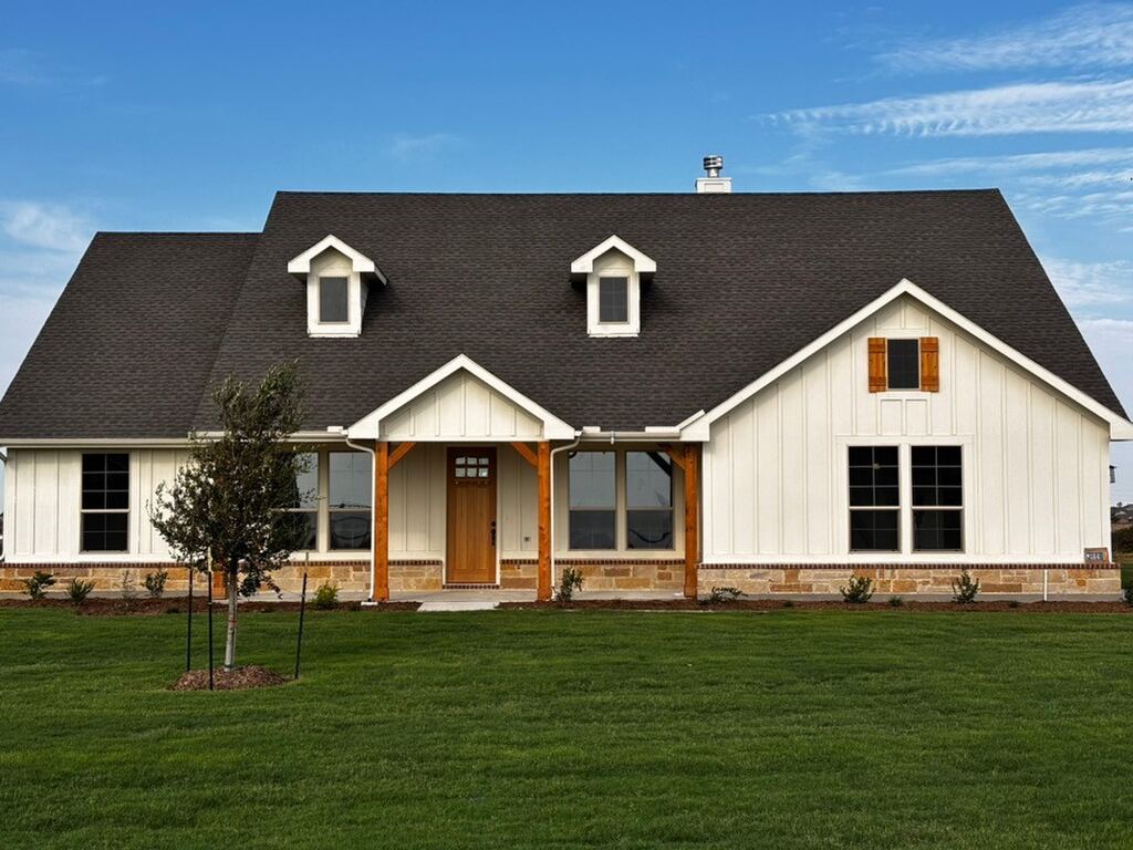 164 Hillview Trail, Decatur, TX 76234 — photo 1