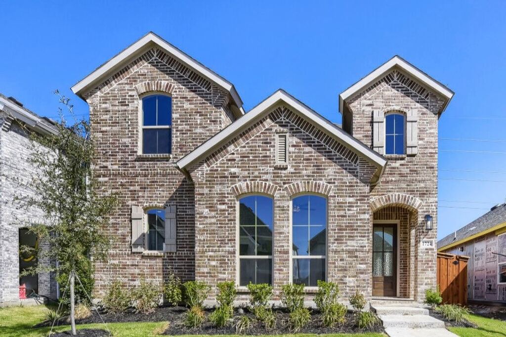 1724 Truro Lane, Fort Worth, TX 76052 — photo 1