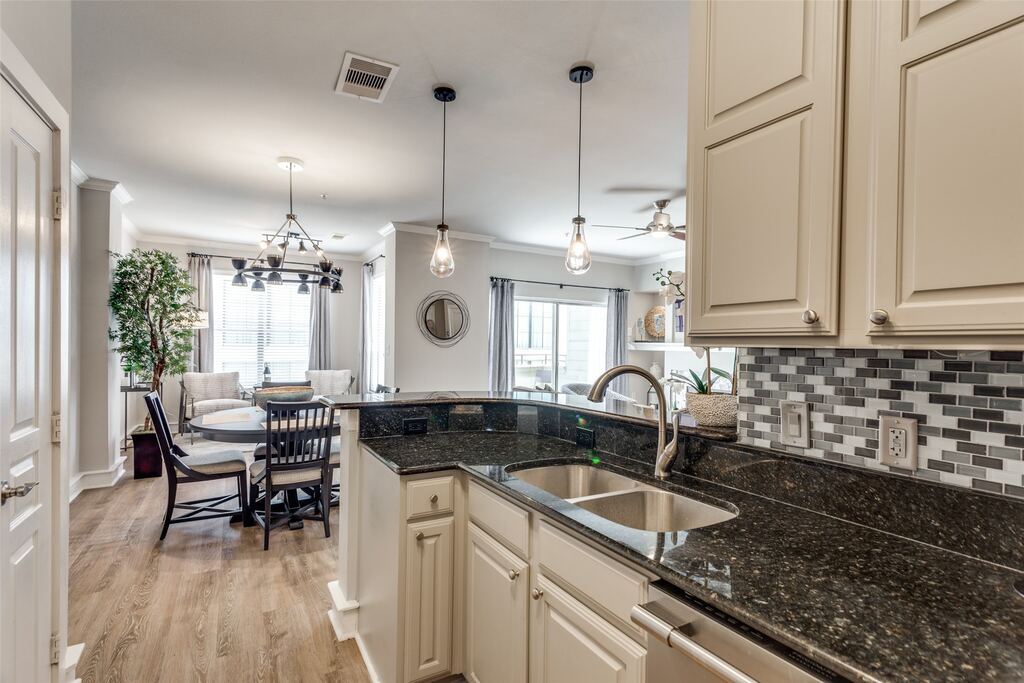 3320 Camp Bowie Boulevard 1201, Fort Worth, TX 76107 — photo 1