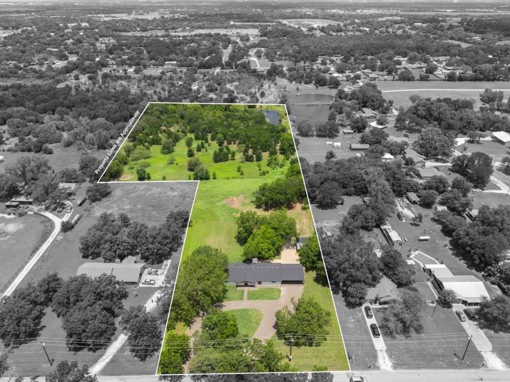 616 E Moonlight Drive, Robinson, TX 76706 — photo 1