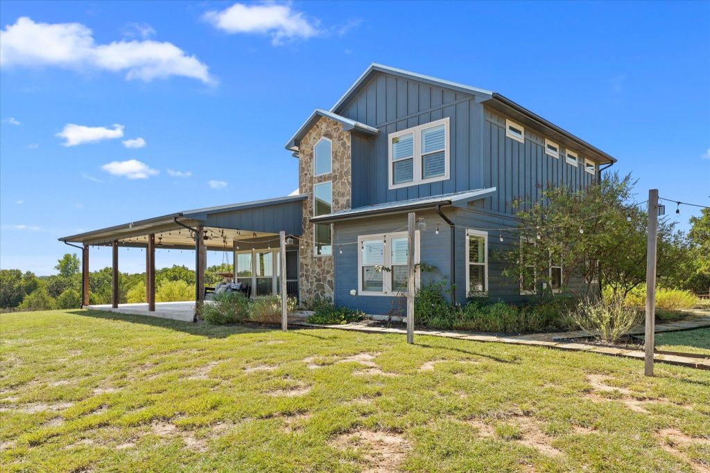 1458 Jim Harry Loop, Sunset, TX 76270 — photo 1