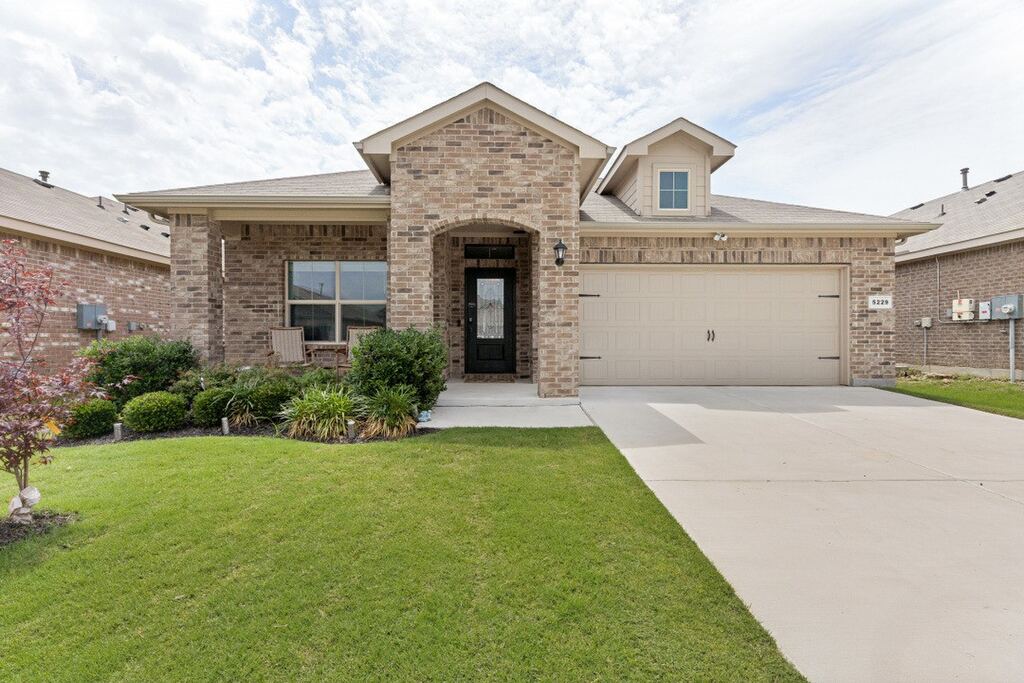 5229 Blue Night Drive, Fort Worth, TX 76179 — photo 1