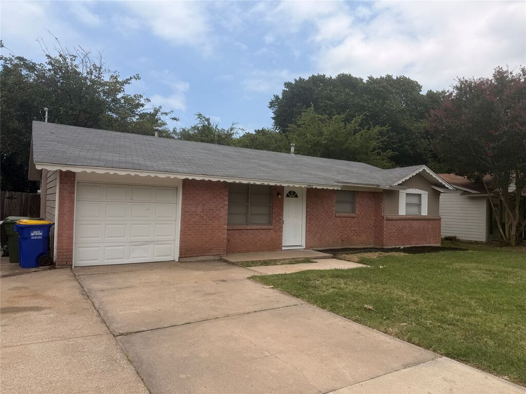 6541 Avalon, Watauga, TX 76148 — photo 1