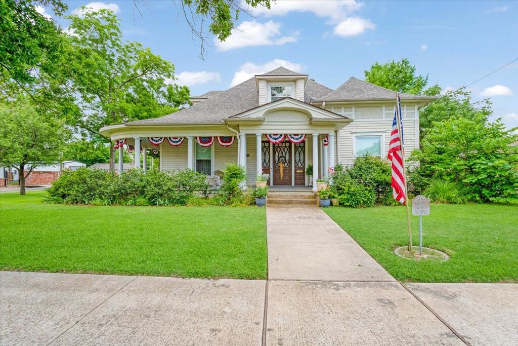704 E Main Street, Honey Grove, TX 75446 — photo 1
