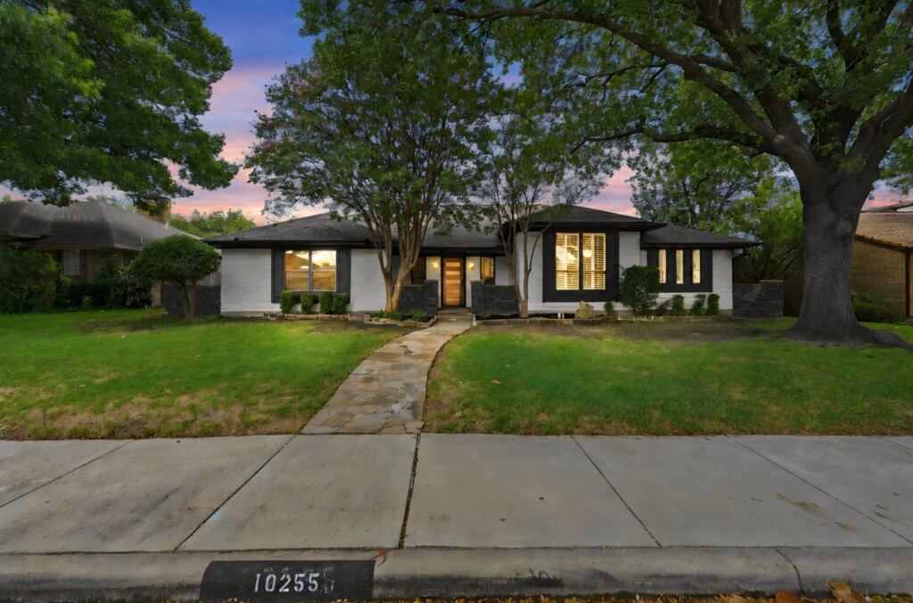 10255 Chimney Hill Lane, Dallas, TX 75243 — photo 1
