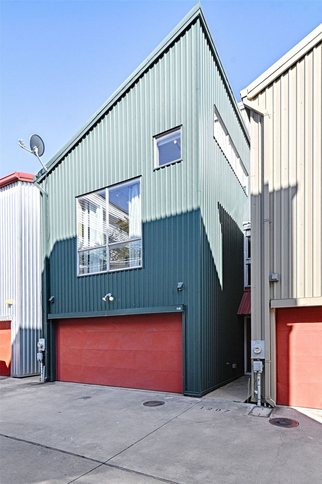1207 Urban Lofts Drive, Dallas, TX 75215 — photo 1
