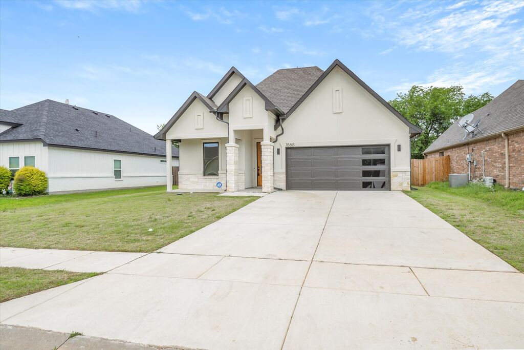 1868 Meadowview, Canton, TX 75103 — photo 1