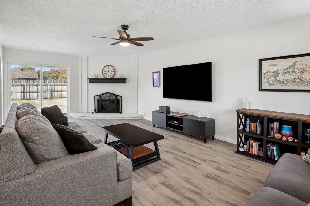 2219 Crockett Drive