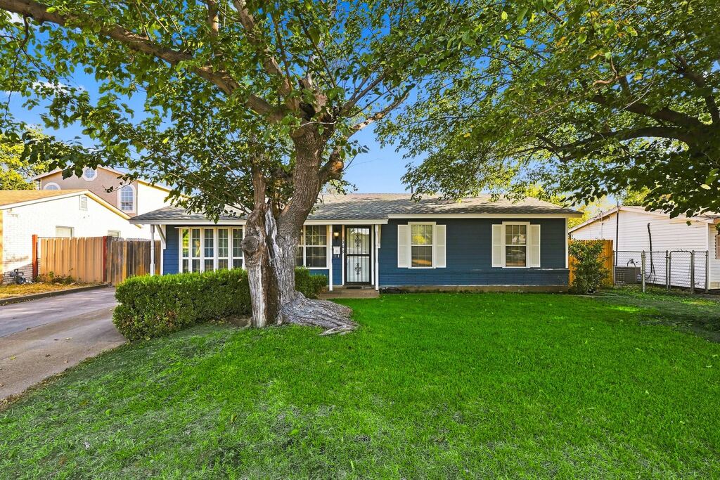 1309 De Ridder Avenue, Fort Worth, TX 76106 — photo 1