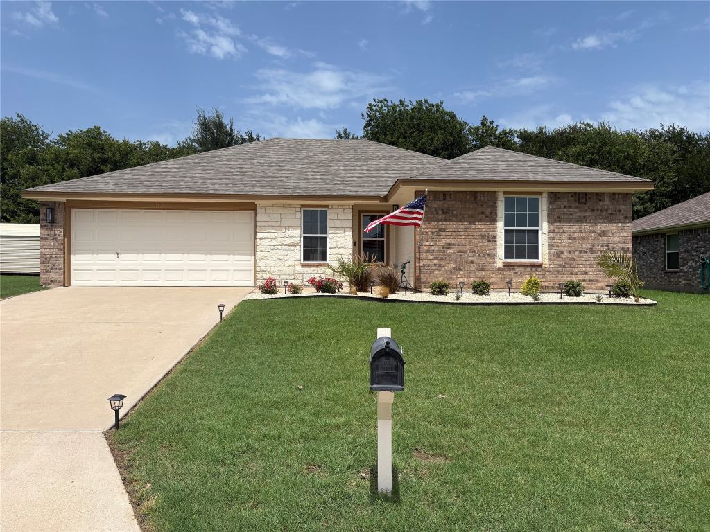 3011 Cricket Drive, Bellmead, TX 76705 — photo 1
