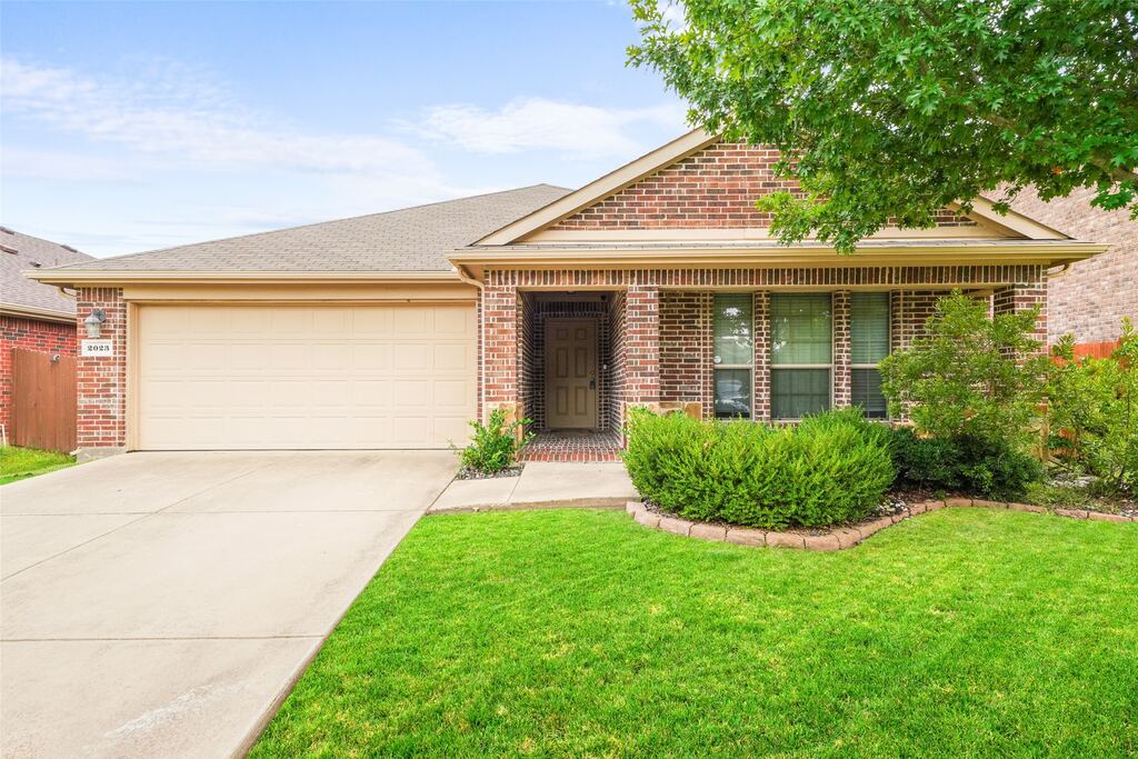 2023 Sterling Gate Drive, Heartland, TX 75126 — photo 1