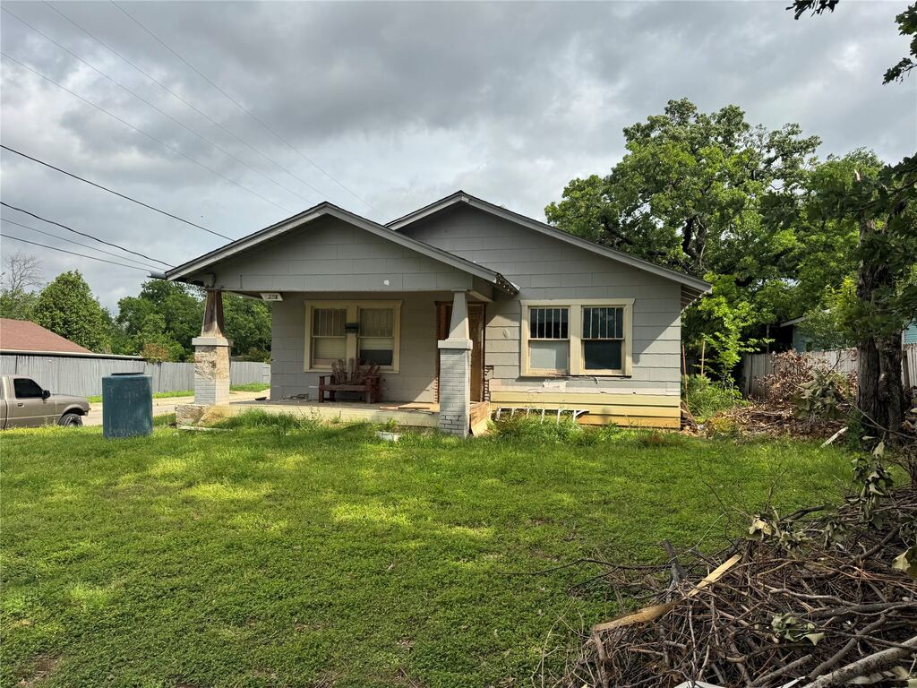 3301 Baylor Street, Fort Worth, TX 76119 — photo 1