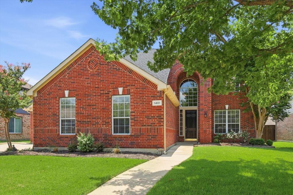 1401 Big Falls Drive