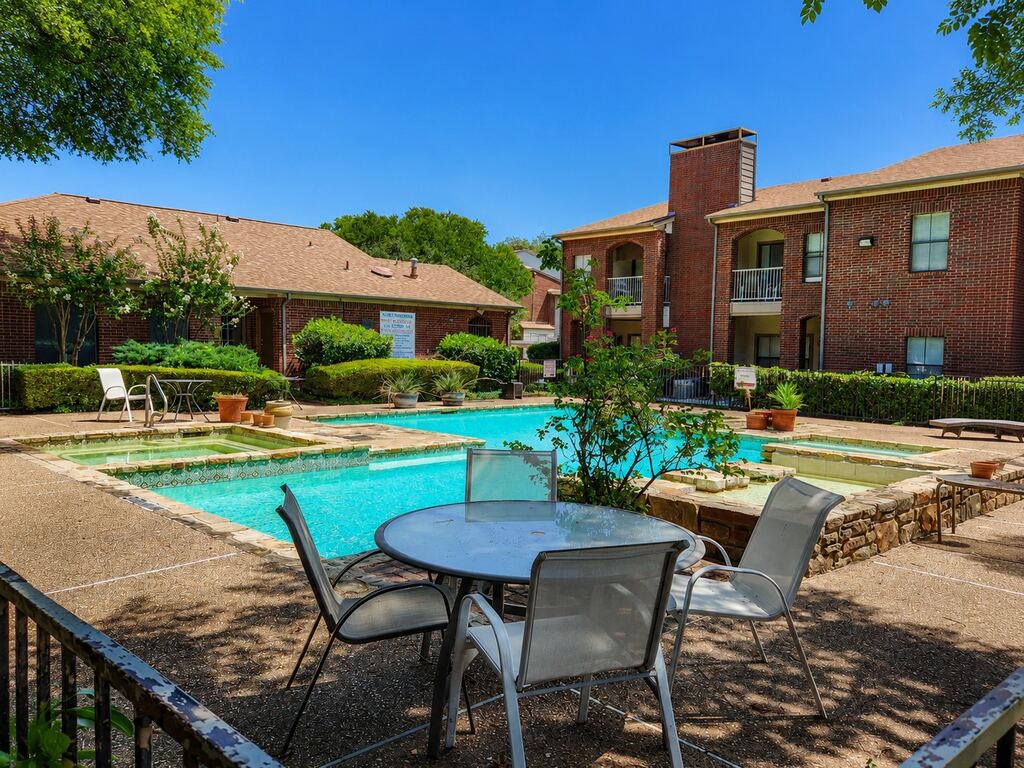 3257 Donnelly Circle 604, Fort Worth, TX 76107 — photo 1