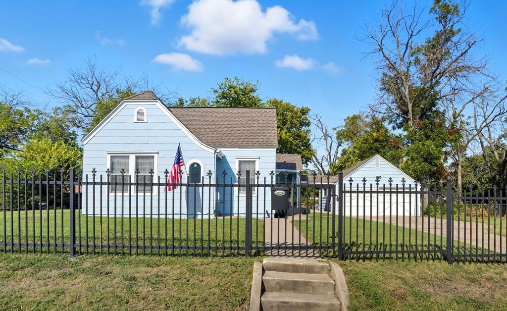 3244 Ryan Avenue, Fort Worth, TX 76110 — photo 1