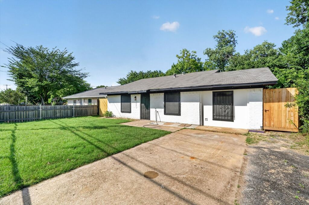 12415 Kleberg Road, Dallas, TX 75253 — photo 1