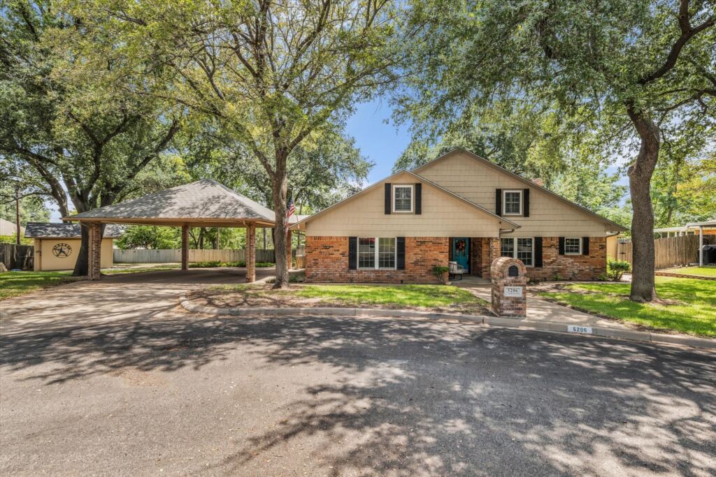 5206 Chaparral Drive, Waco, TX 76710 — photo 1