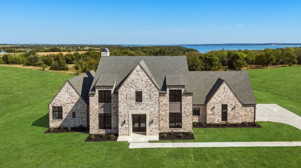 1111 Lakeway Drive, Sanger, TX 76266 — photo 1