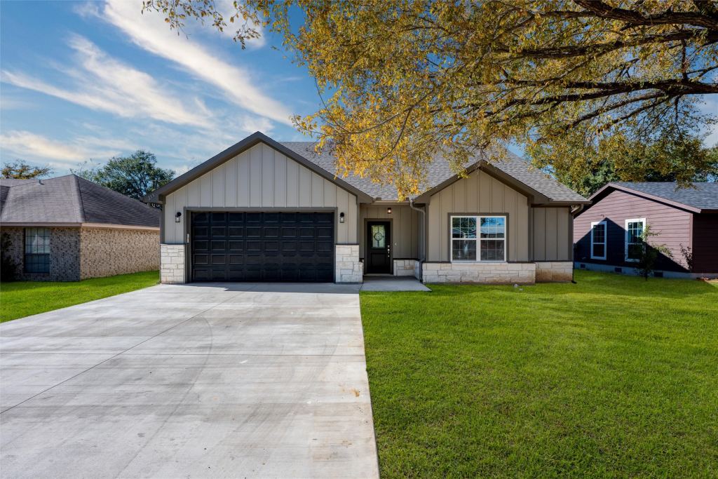213 Anchor Lane, Gun Barrel City, TX 75156 — photo 1