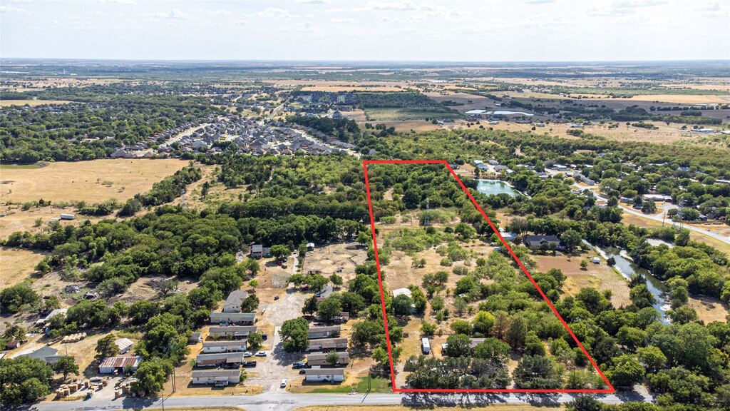 2715 NW Main Street, Ennis, TX 75119 — photo 1