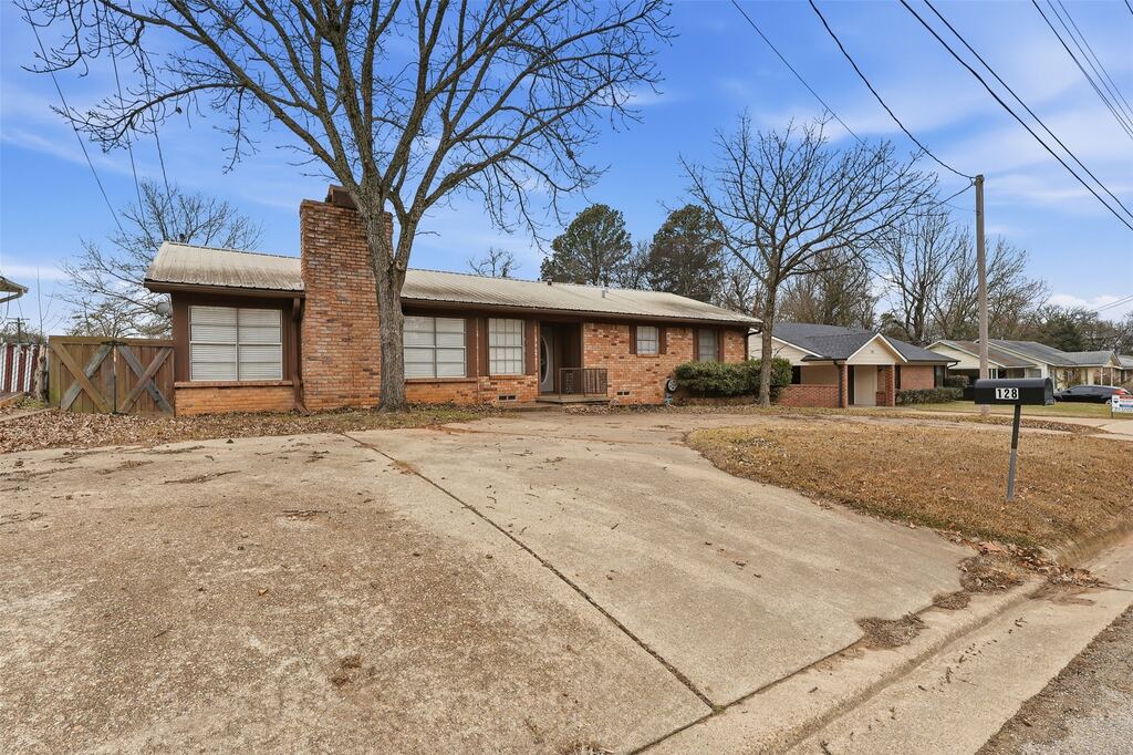 128 Laura Drive, Mineola, TX 75773 — photo 1